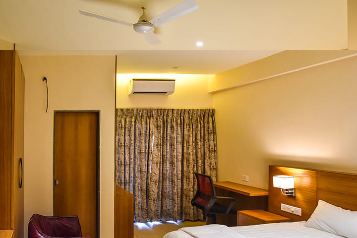 book a hotel room in pune