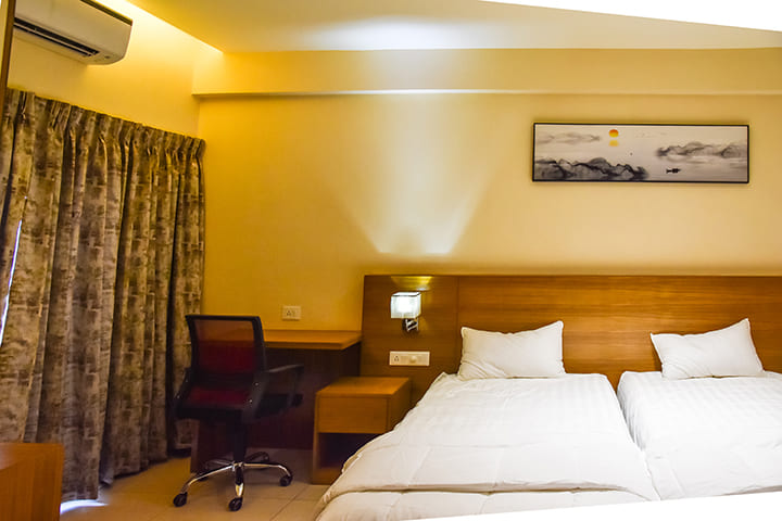 book a hotel room in chakan